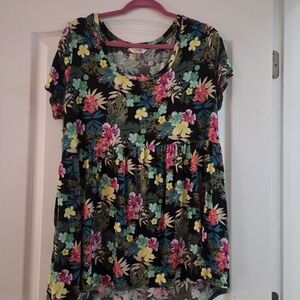 Terra & Sky Black Floral Short Sleeve Top